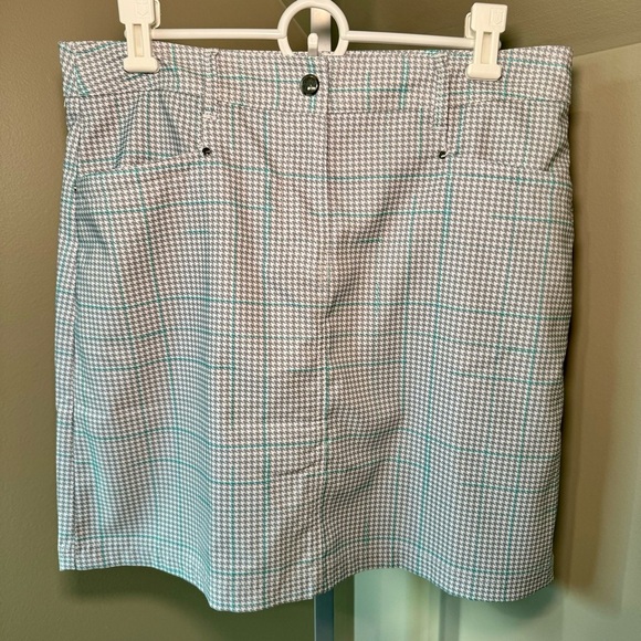 Women’s Nivo by Lanctot‎ gray and light blue plaid golf skirt size 8 NWT - Picture 4 of 4